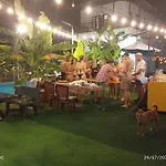 The Seaside Bungalow Hostel And Bar