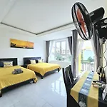 Flamingo Villa Homestay - Big Rooms With Balcony - Close To Hoi An Old Town 200M & Temple Bridge - Large Outside Pool For Sun Bathing