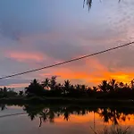 Laoxao Lakeview Homestay