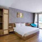 Gold Riverside Apartment & Villa