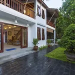 Vina Beach Pool Villas