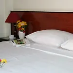 Nhi Trung Hotel