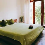 Mali Home 1