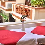 Nhi Nhi Hotel