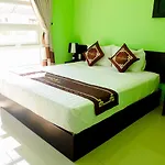 Chau Plus Homestay