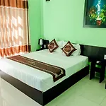 Chau Plus Homestay