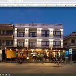 Backhome Hostel & Bar
