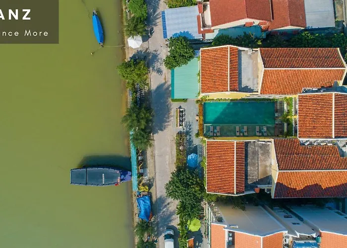 Hanz Triple Riverside Villa Hoi An