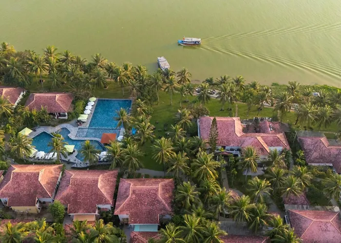 Vinh Hung Riverside Resort & Spa
