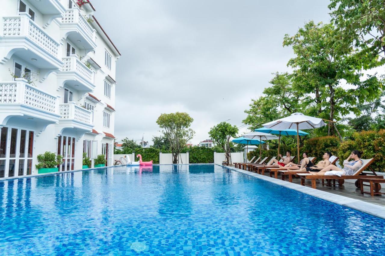 Oriental Hotel 4*