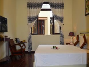 Orchids Homestay *