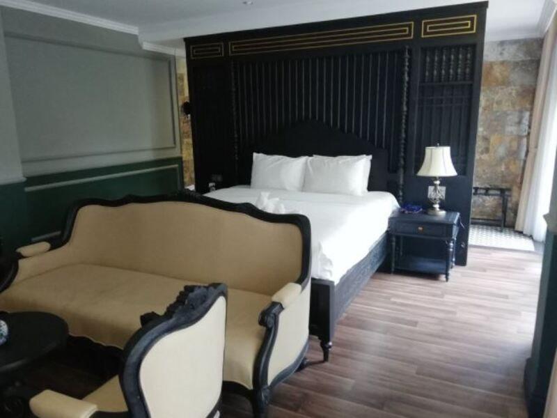 Golden & Hotel 4*