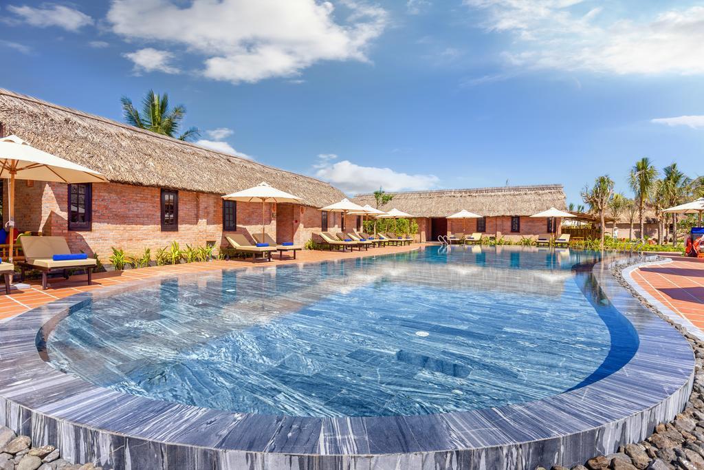 Boutique Cam Thanh Resort 4*