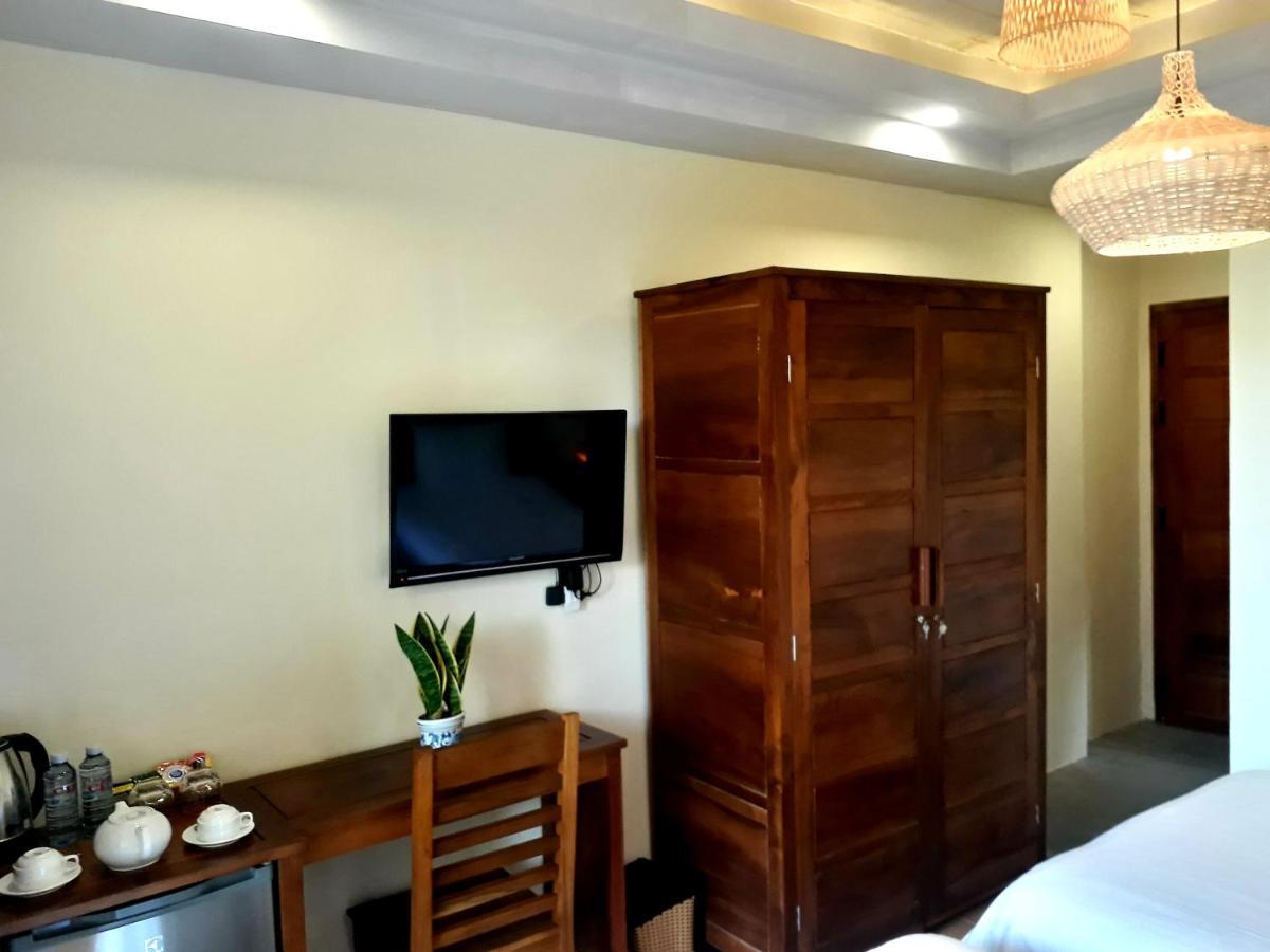 Pink Tulip Hotel 3*