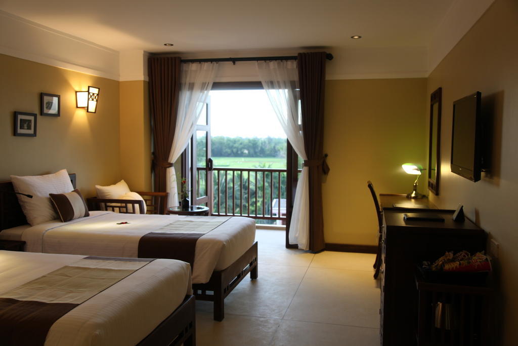 Essence & Hotel 4*