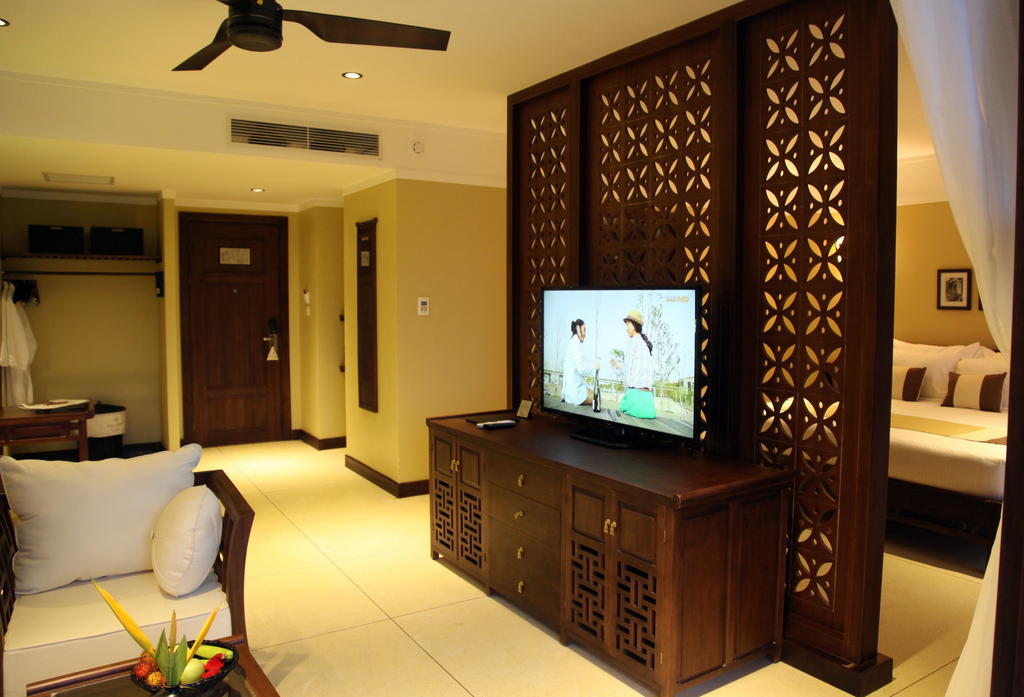 Hotel Essence & 4*