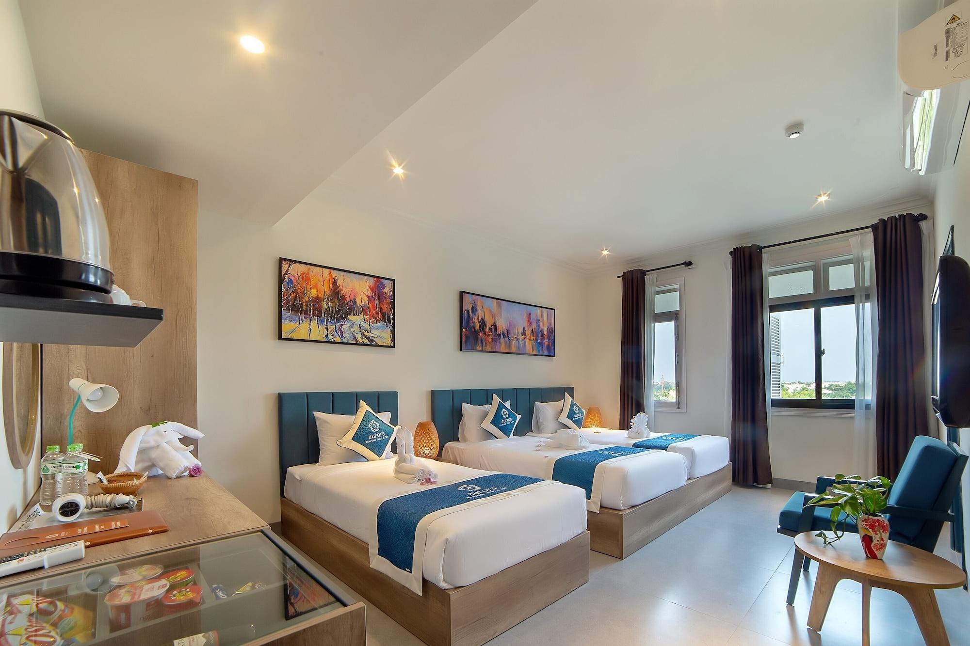 Aurora Riverside And 4*