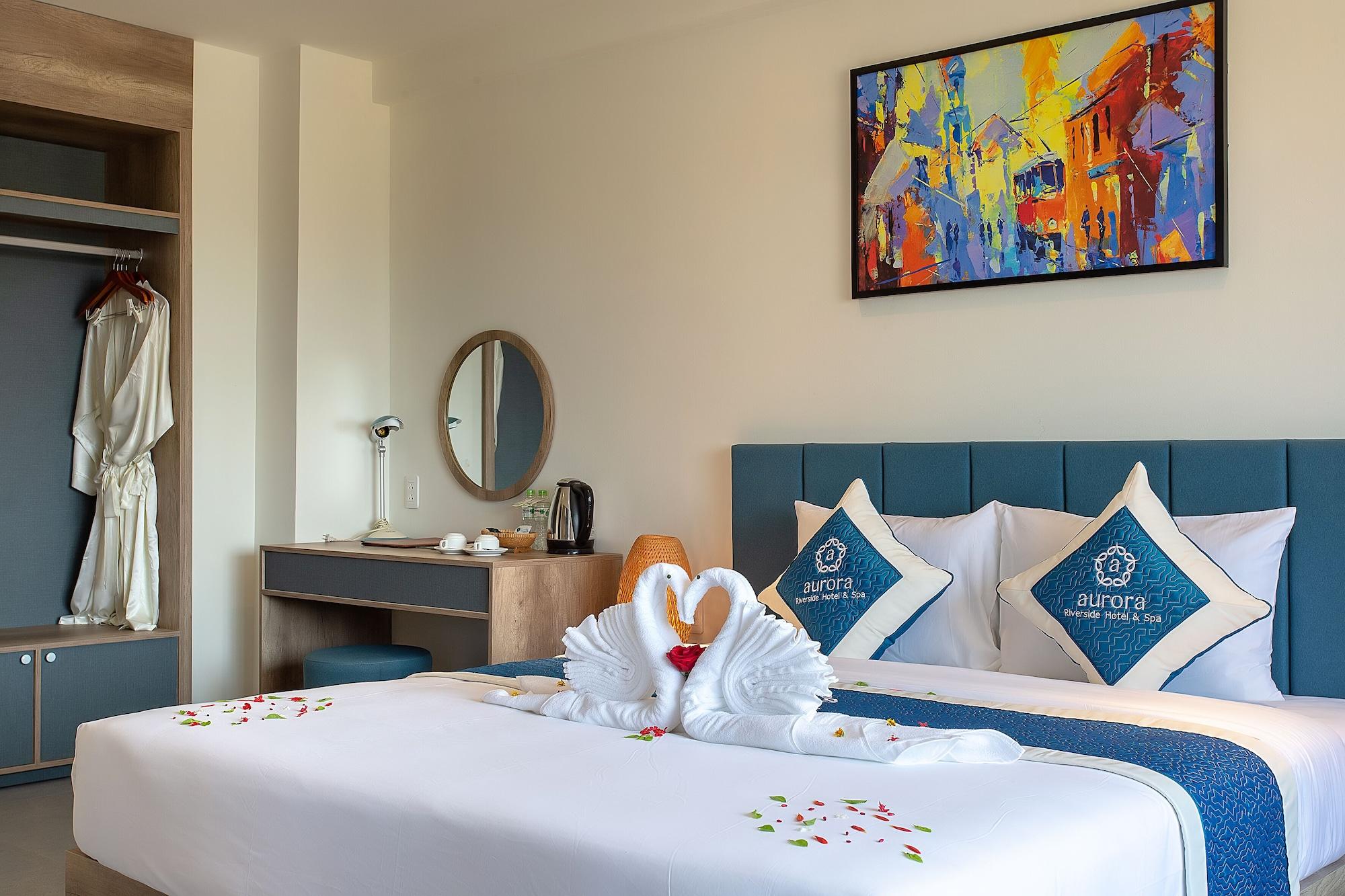 Hotel Aurora Riverside And Hoi An