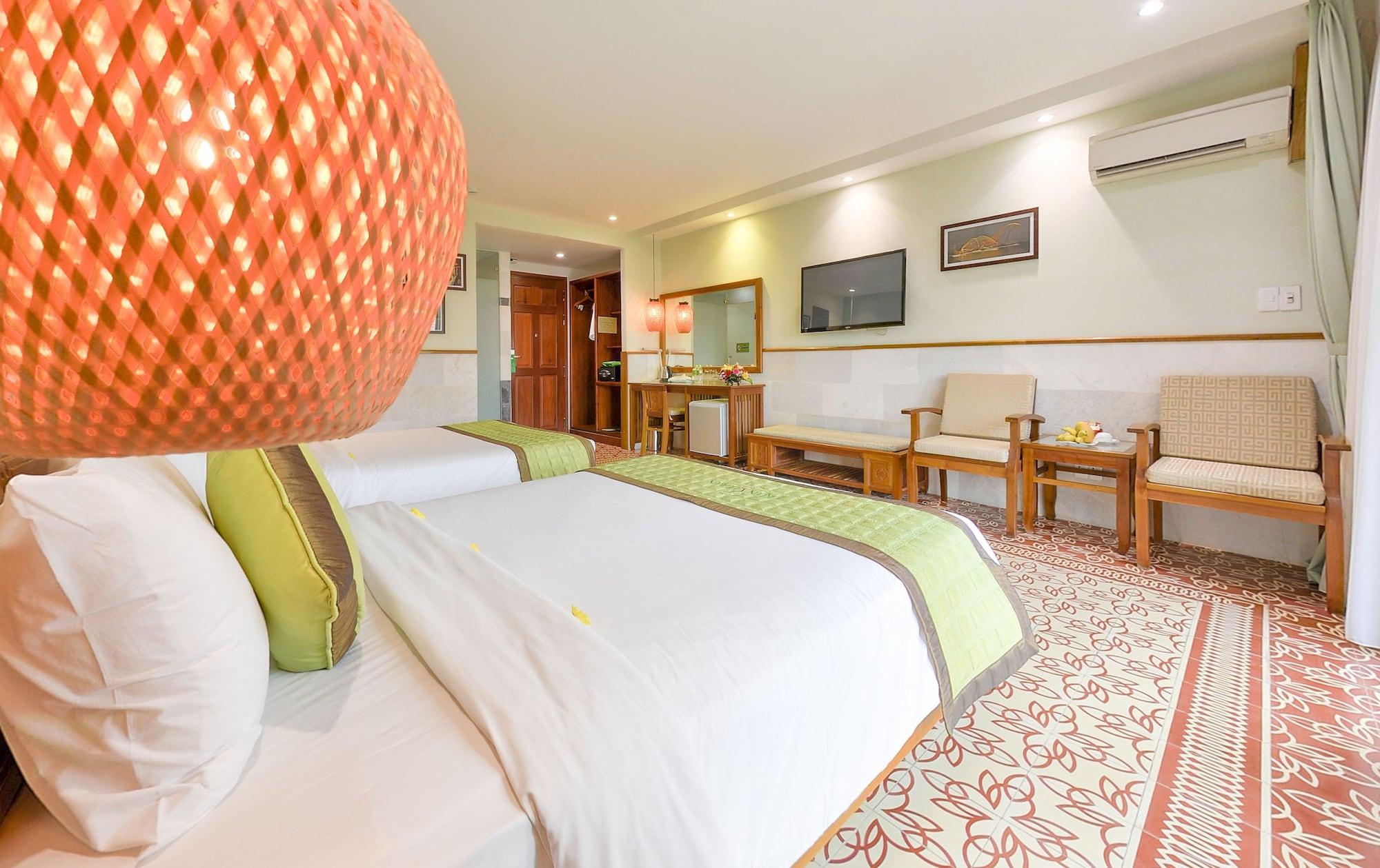 Hotel Heaven And 4*