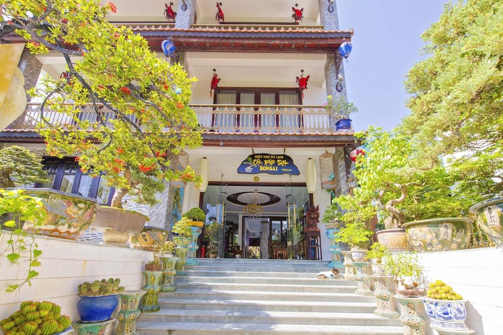 Bonsai Hotel