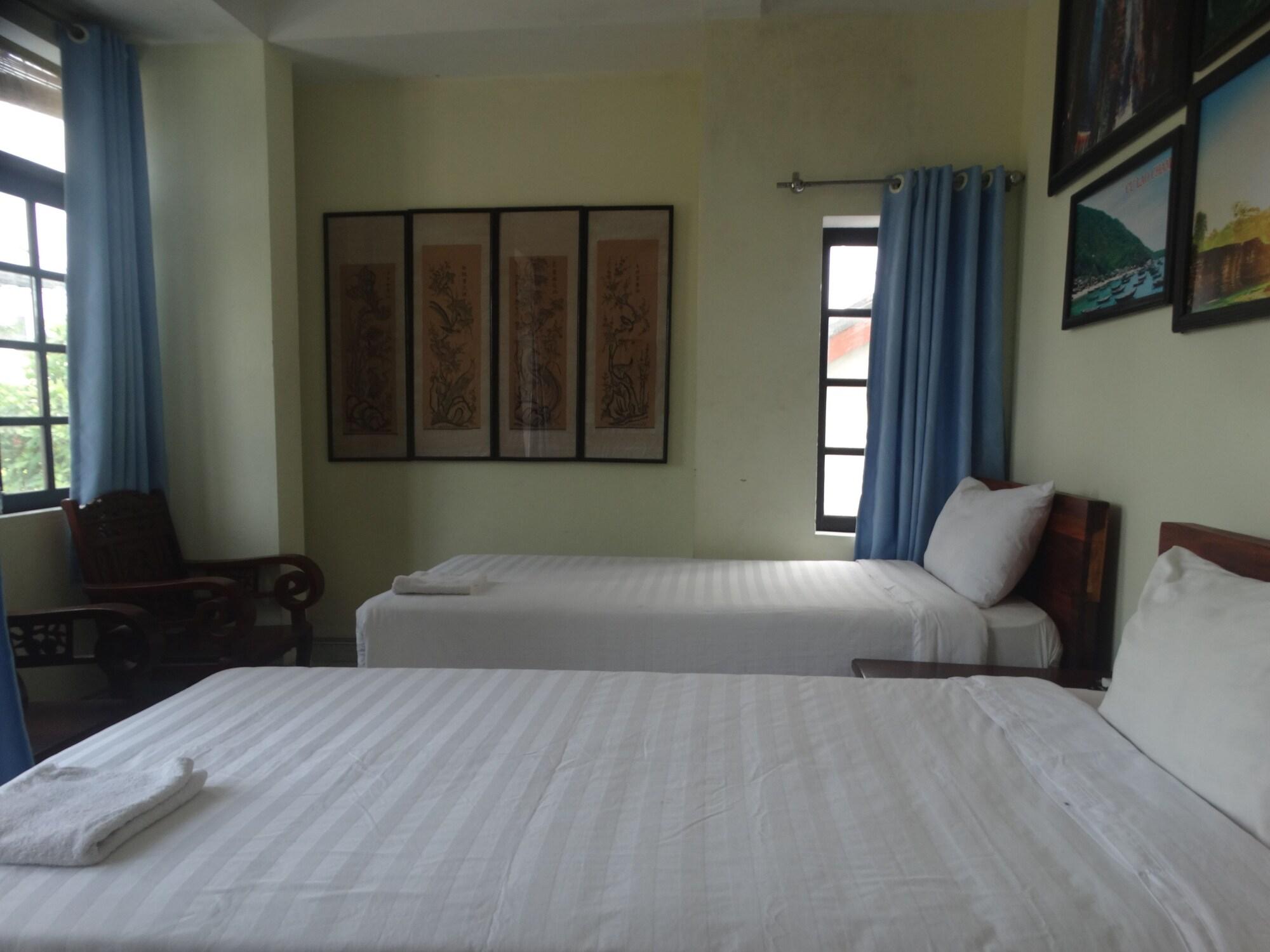 Homestay Yellow House