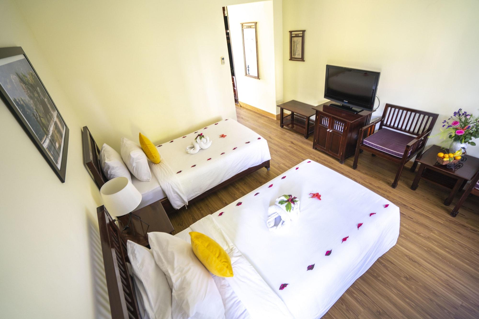 Resort Riverside & 4*