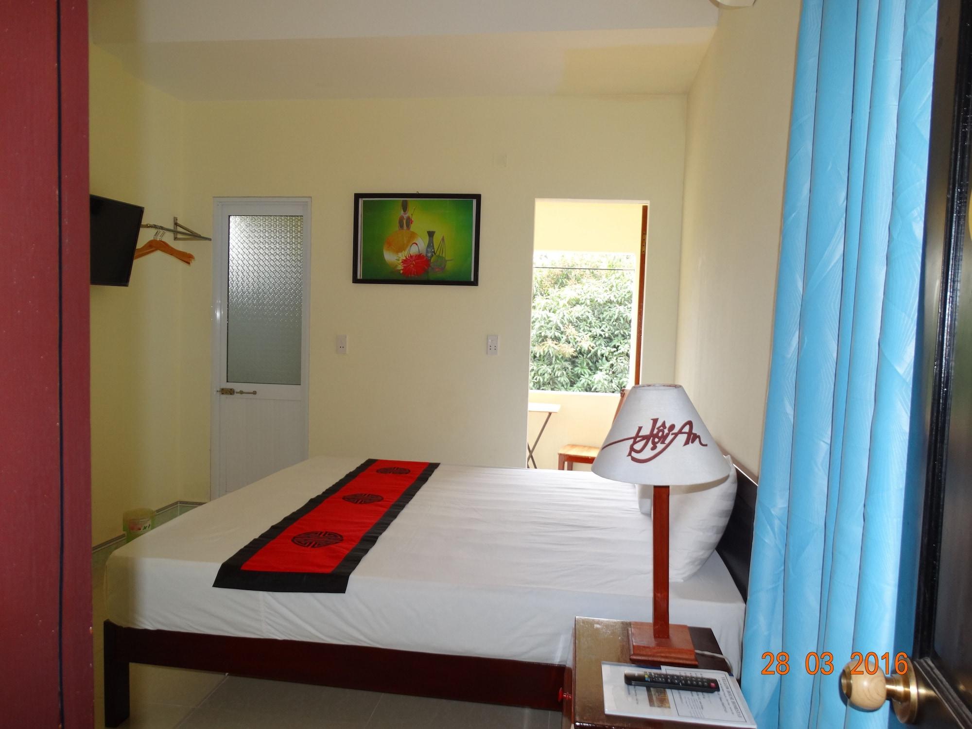 Homestay Yellow House