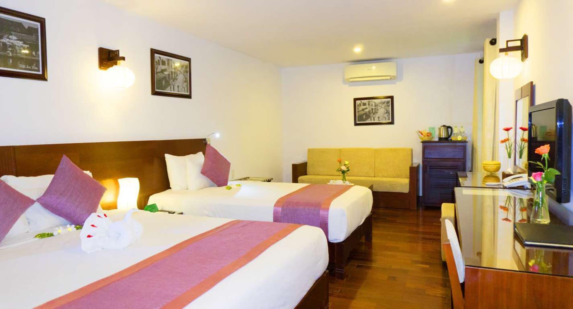 Vinh Hung Riverside & 4*