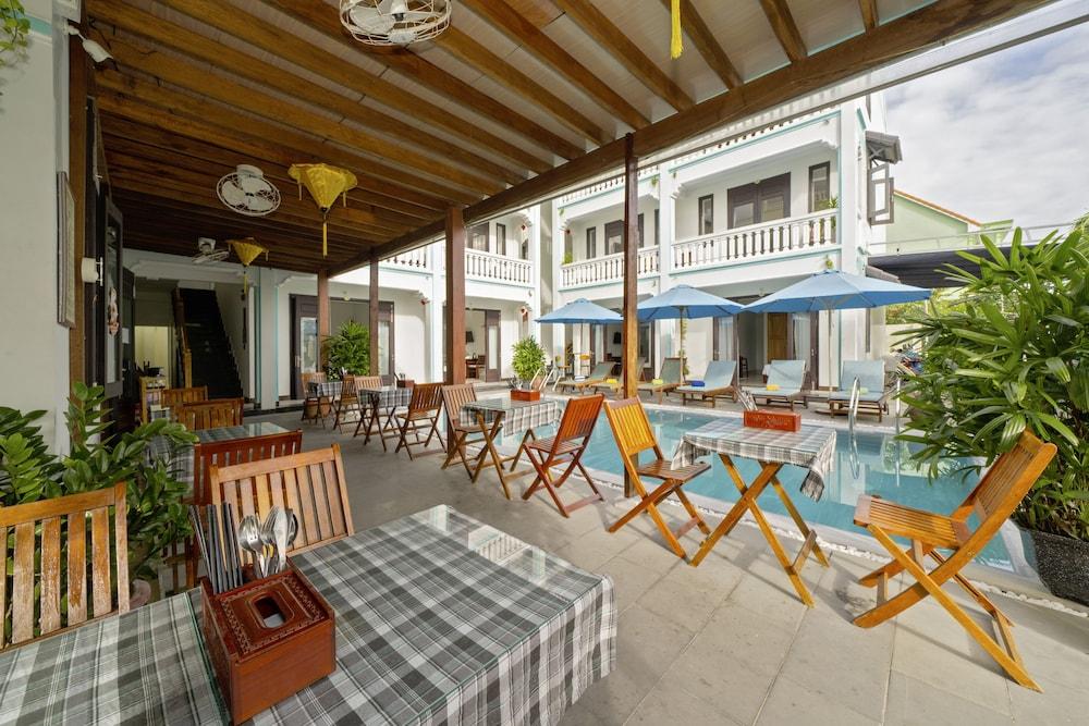 Estuary Hotel