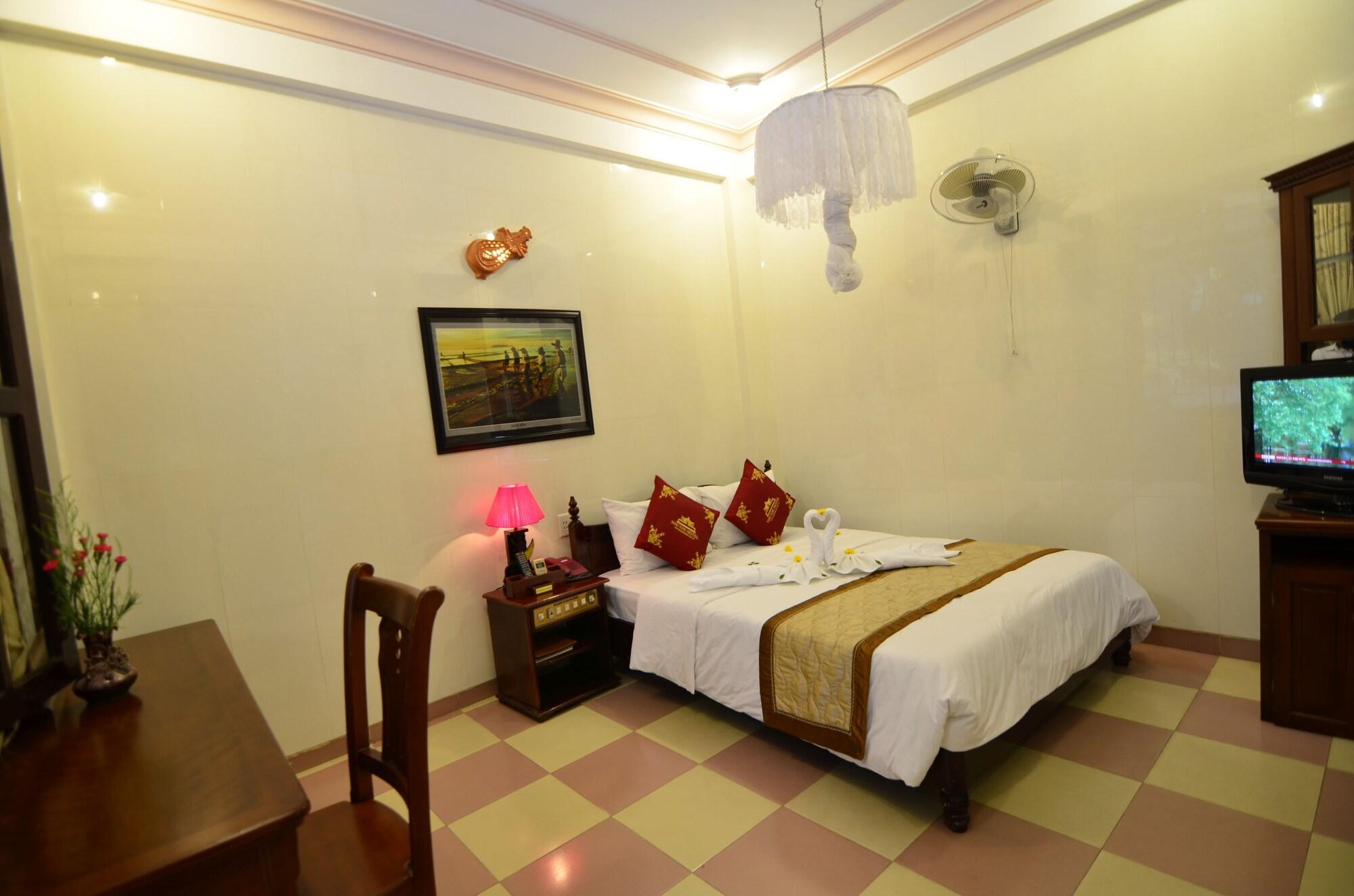 Nhi Nhi Hotel 3*
