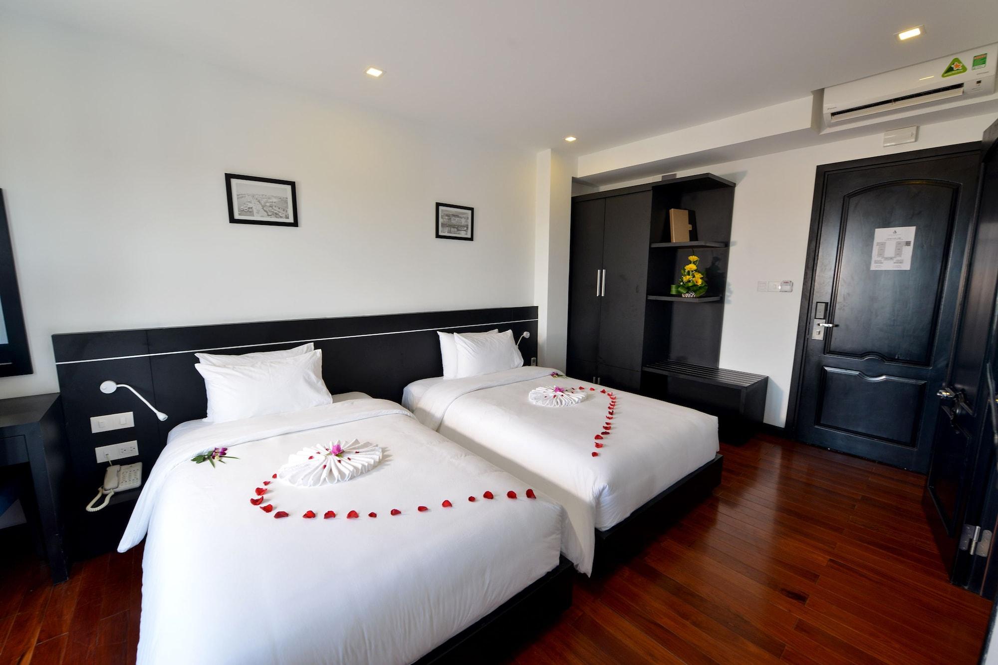 Hotel Nostalgia And 3*