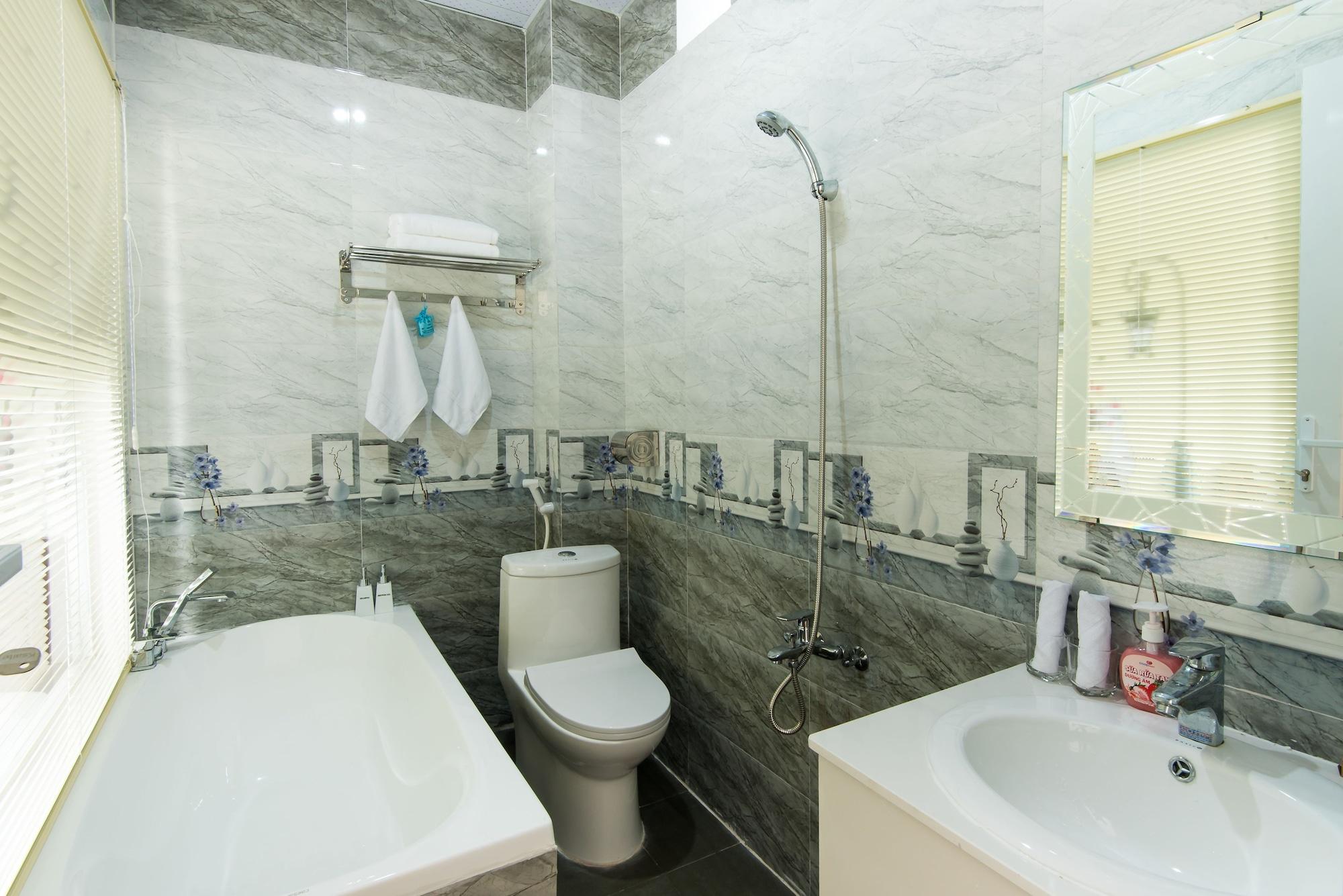 Vinh Trinh Villa *