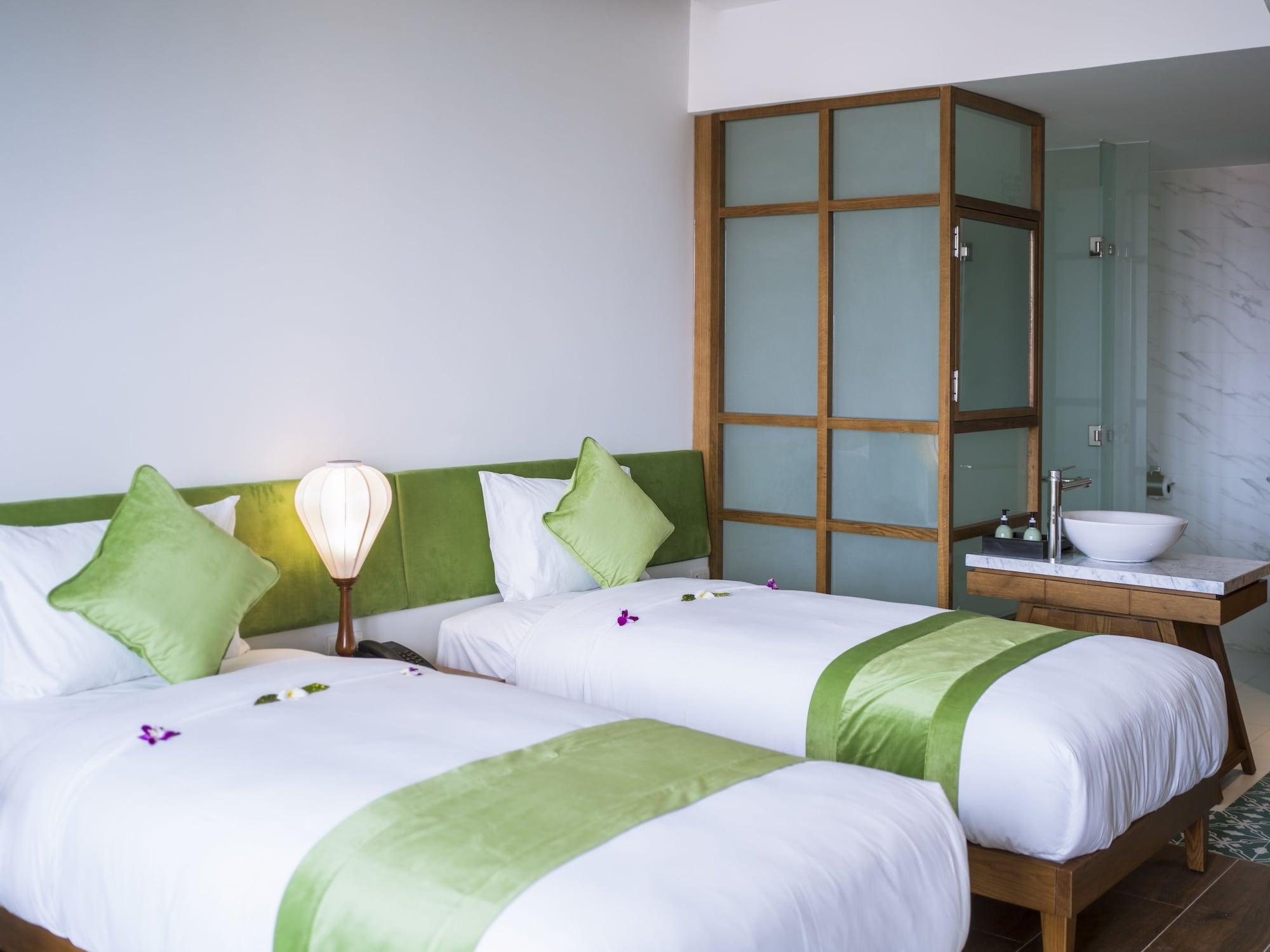 Vinh Hung Old Town Hotel 3*