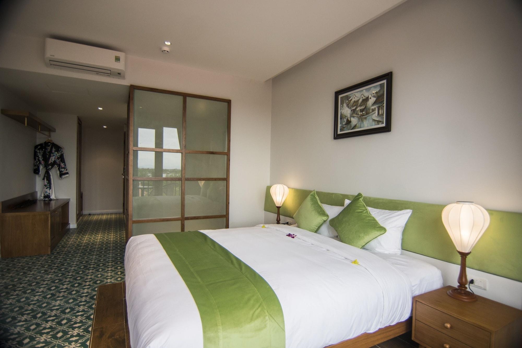 Vinh Hung Old Town Hotel 3*