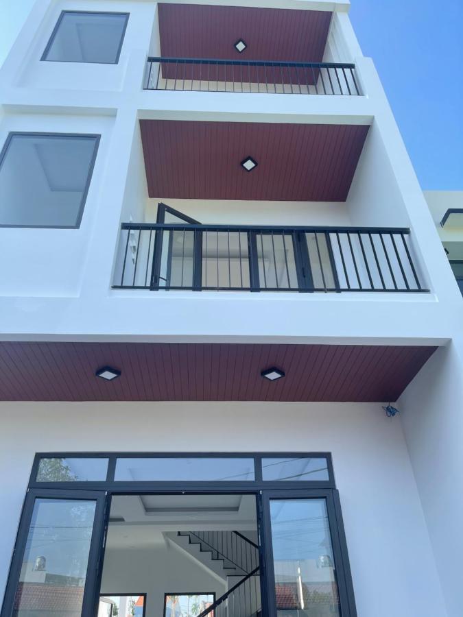 Moon House Homestay *