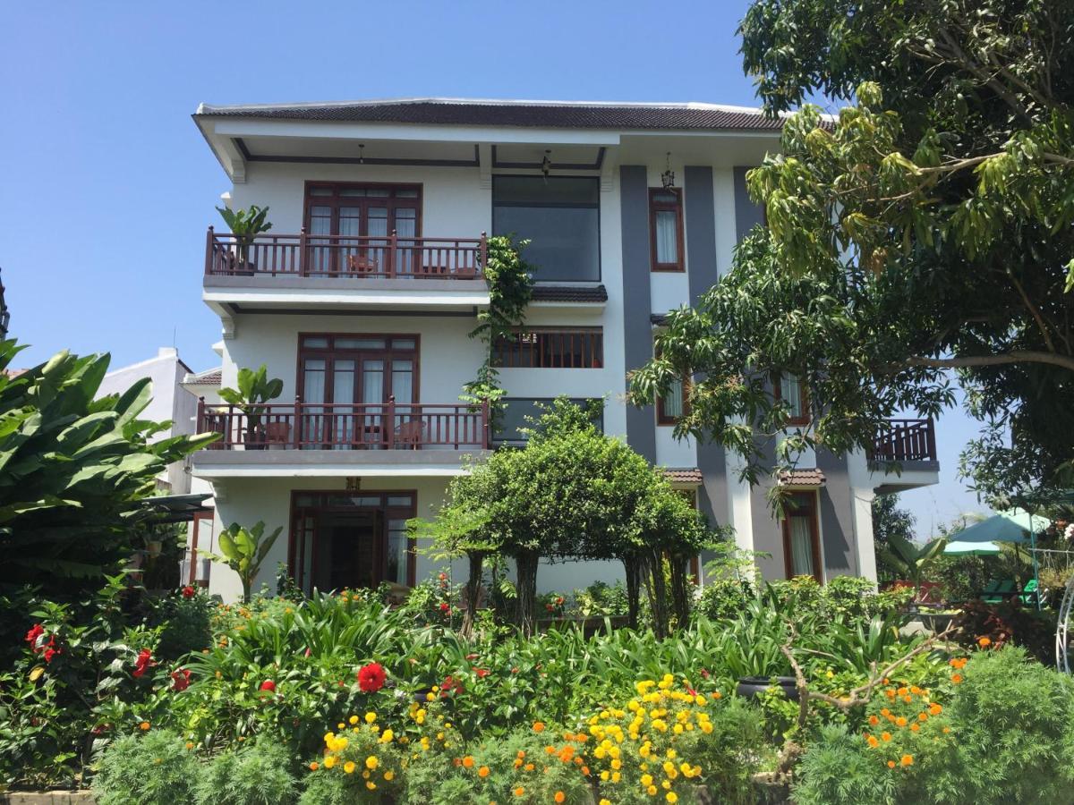 Osaka Riverside & * Hoi An