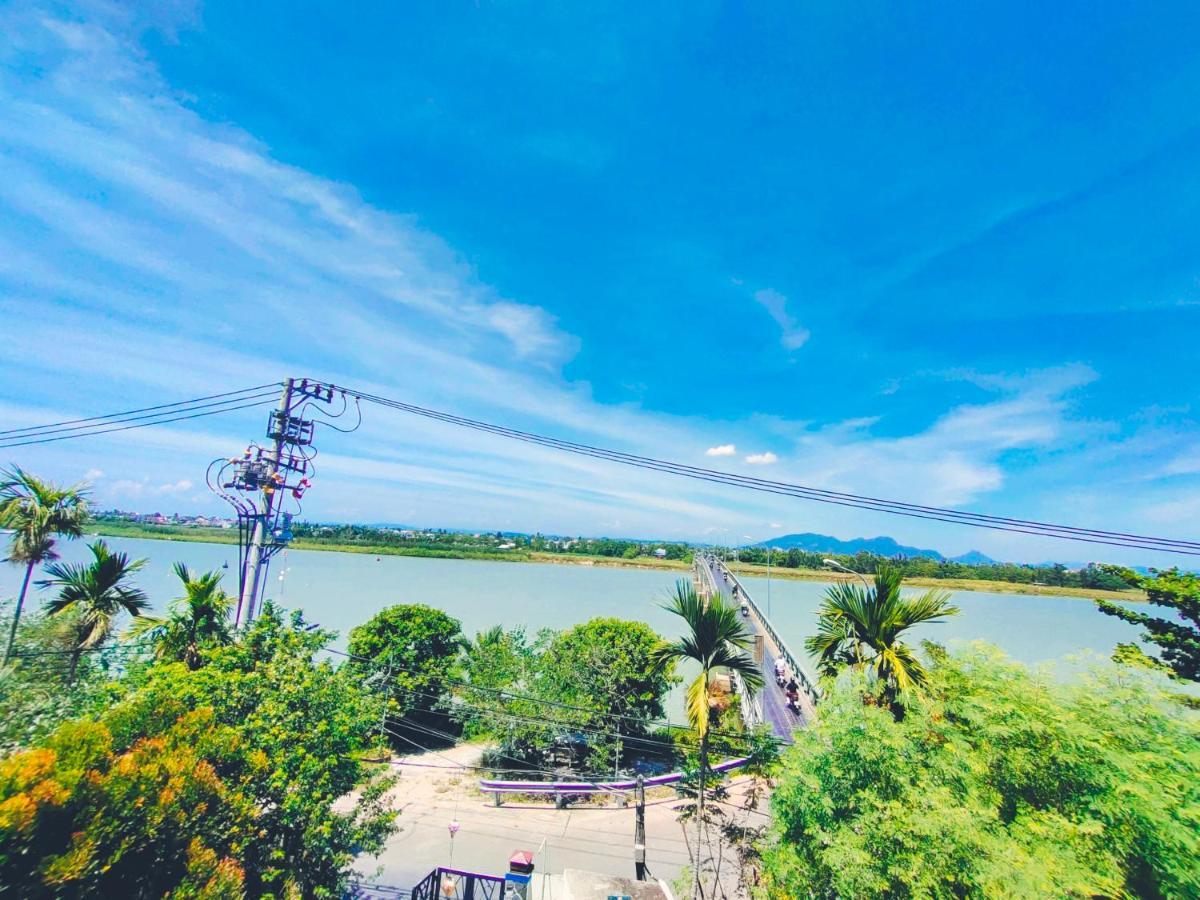 B'lan Riverside Hotel 3*