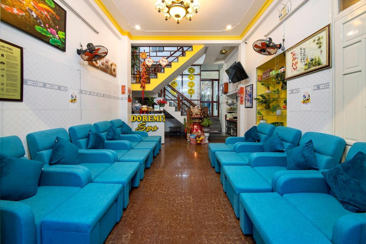 Red Lotus Homestay & *