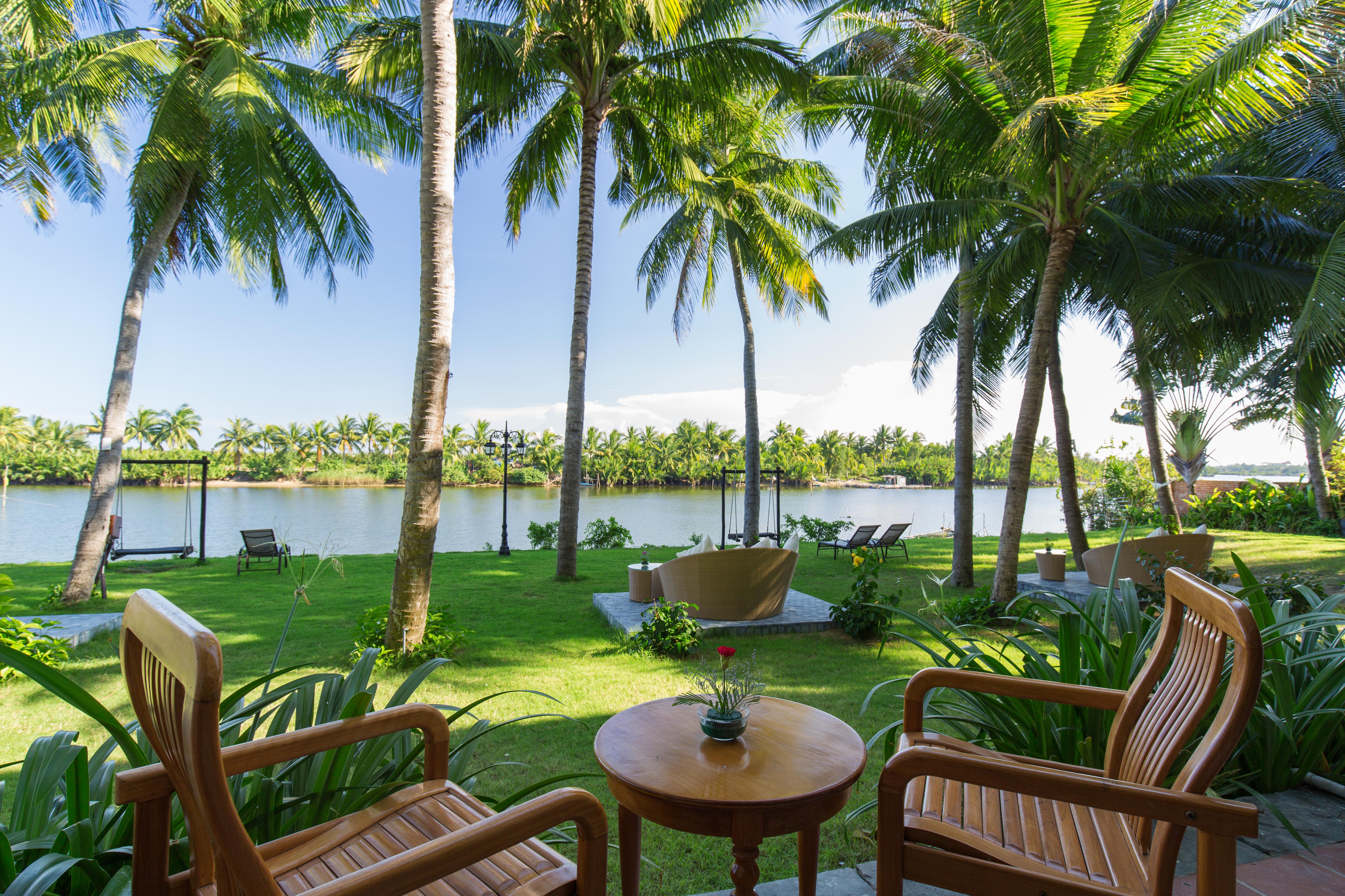 River & Residences 4*