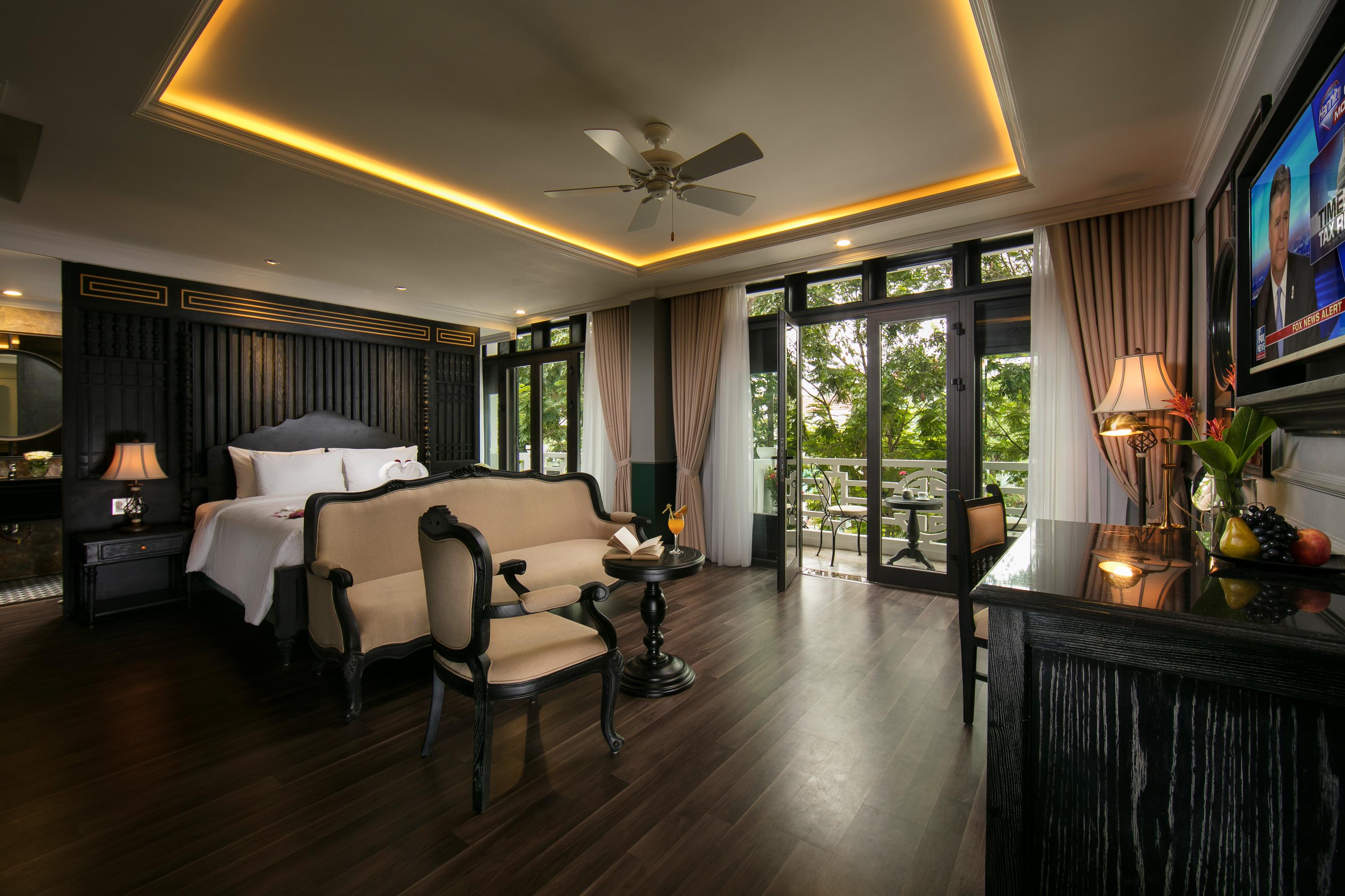 Golden & Hotel 4*