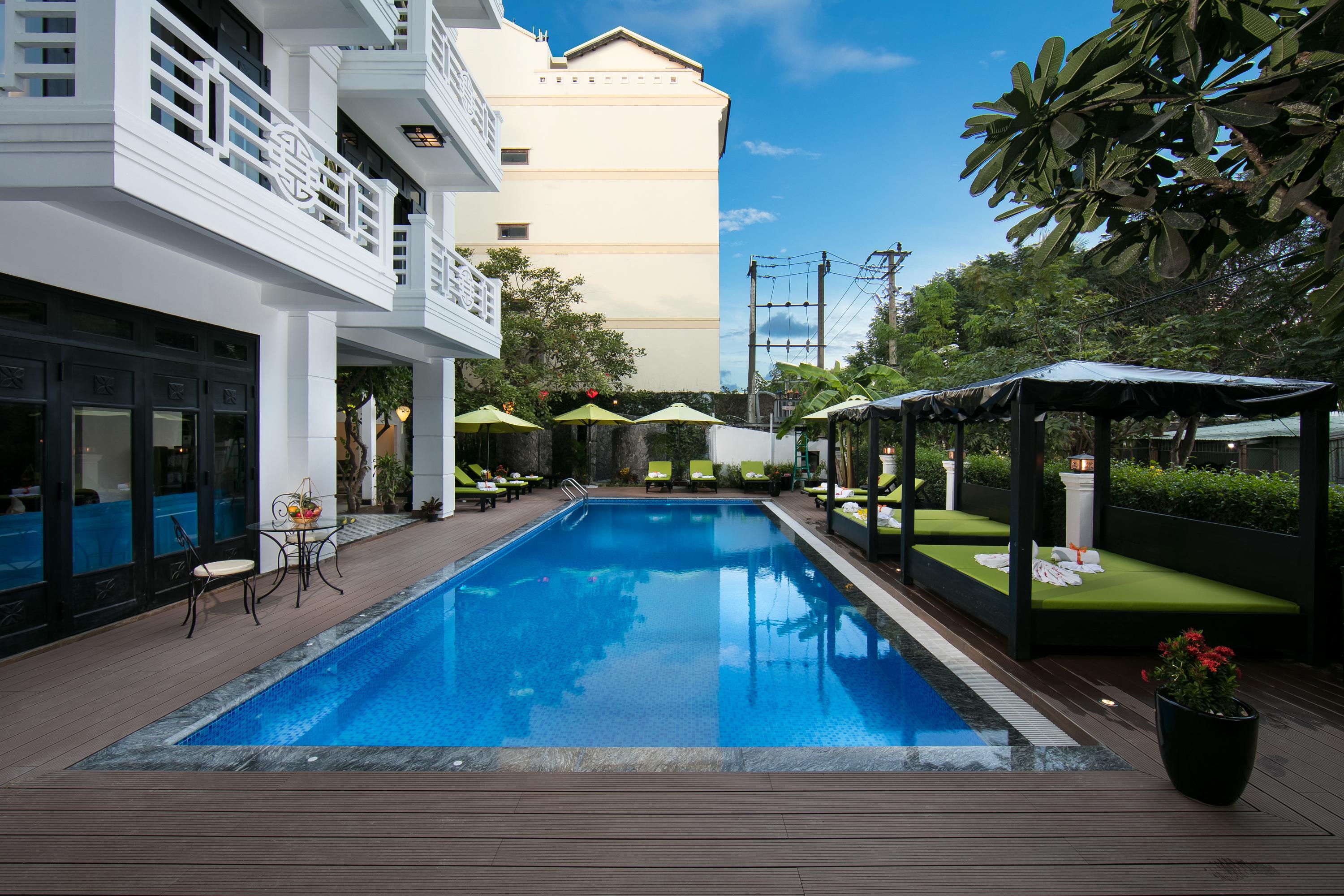 Golden & Hotel 4*
