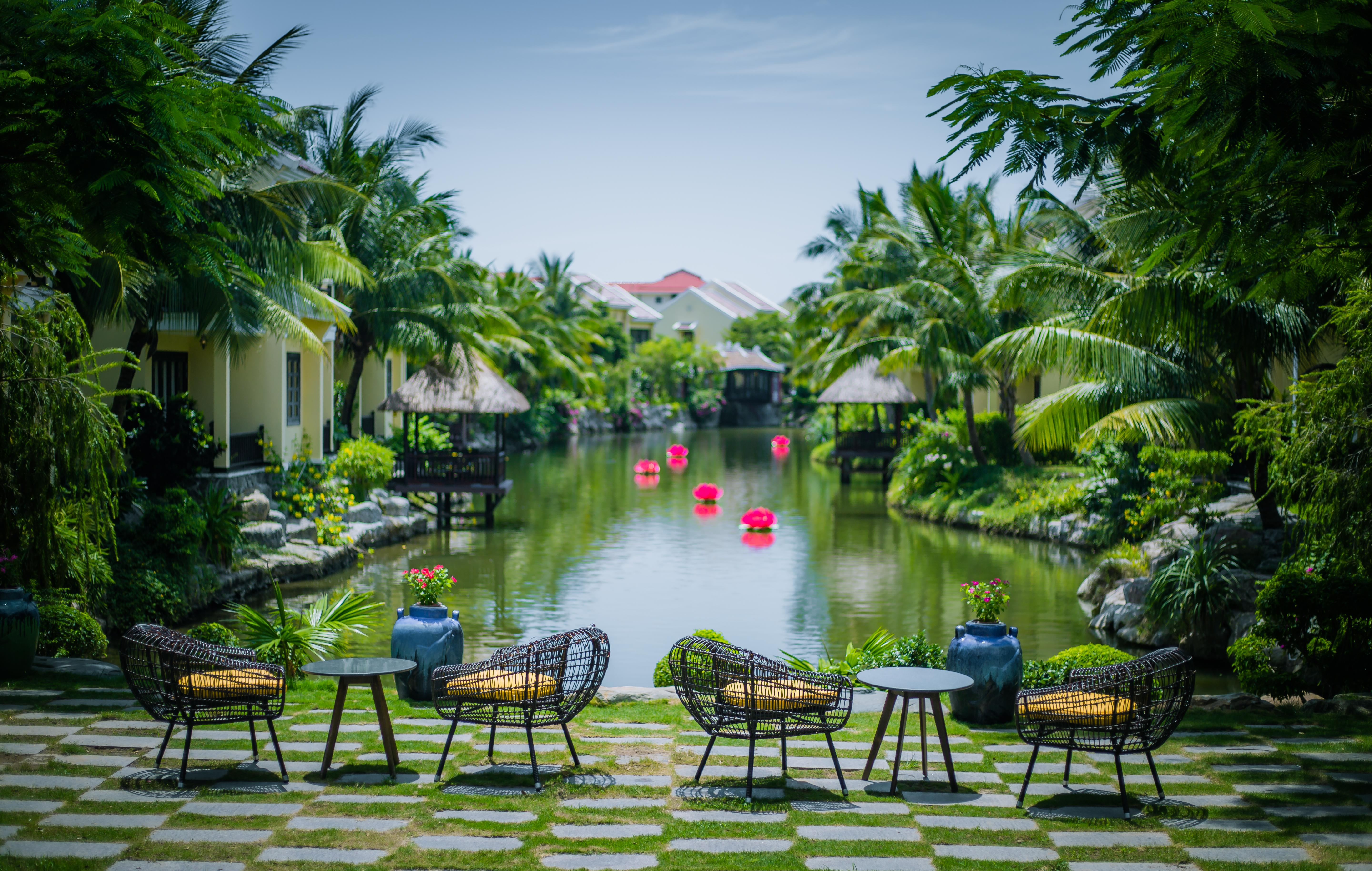 Koi & Hoi An