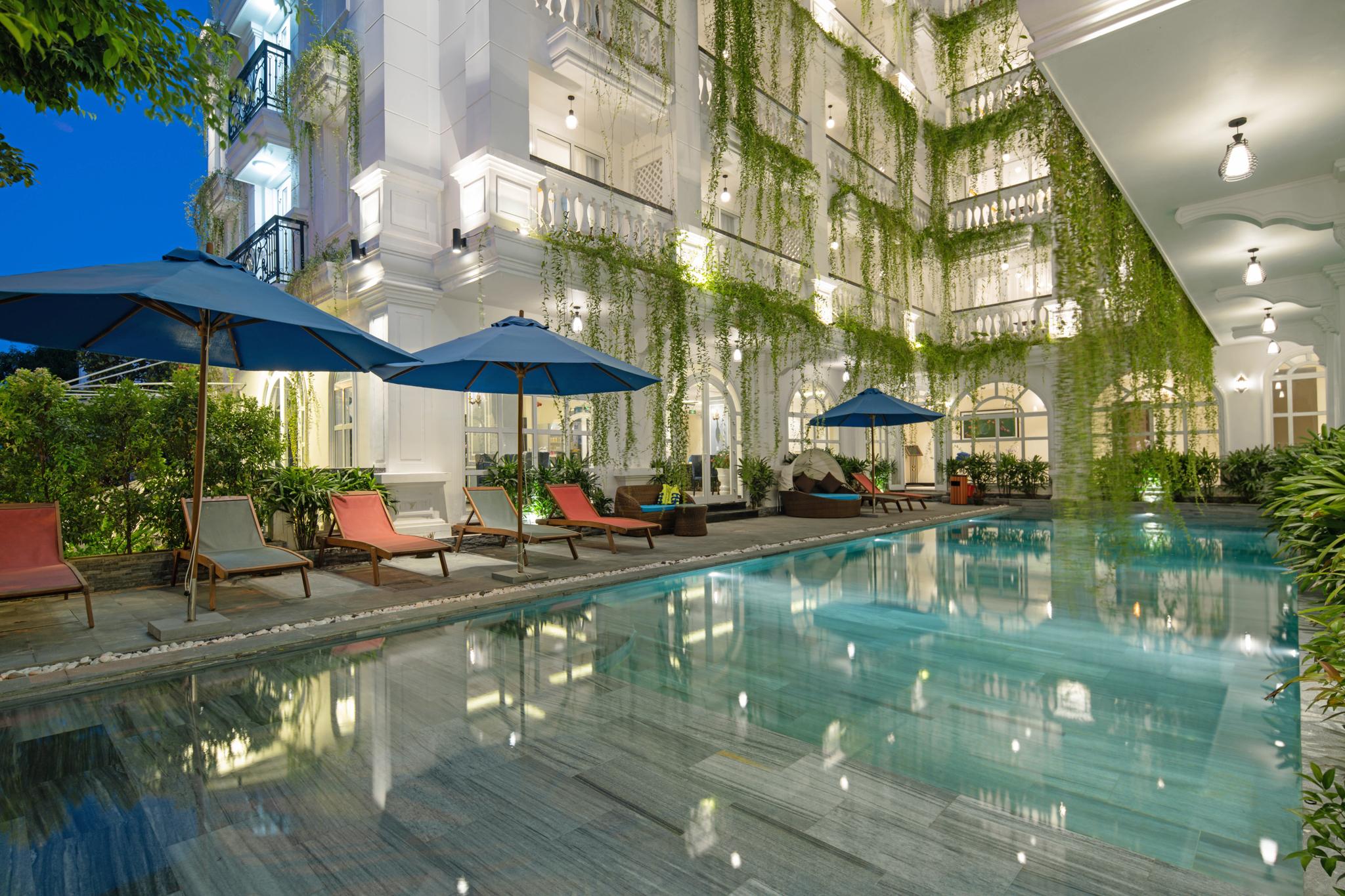 Hotel Blue Sky Boutique & 4*