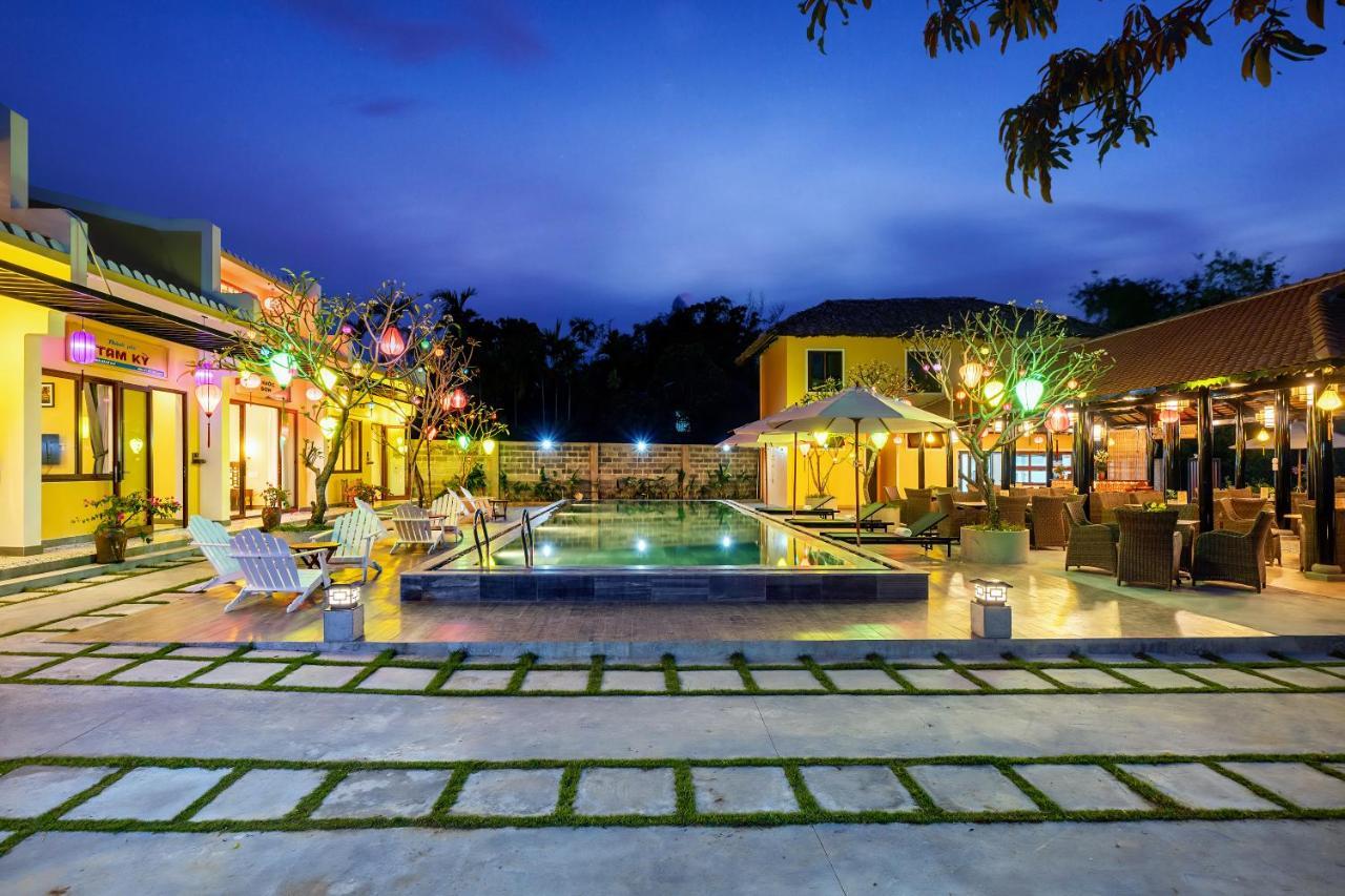 Village 4*