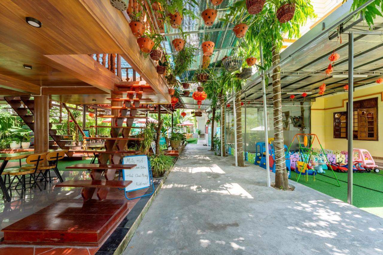 Alley Garden