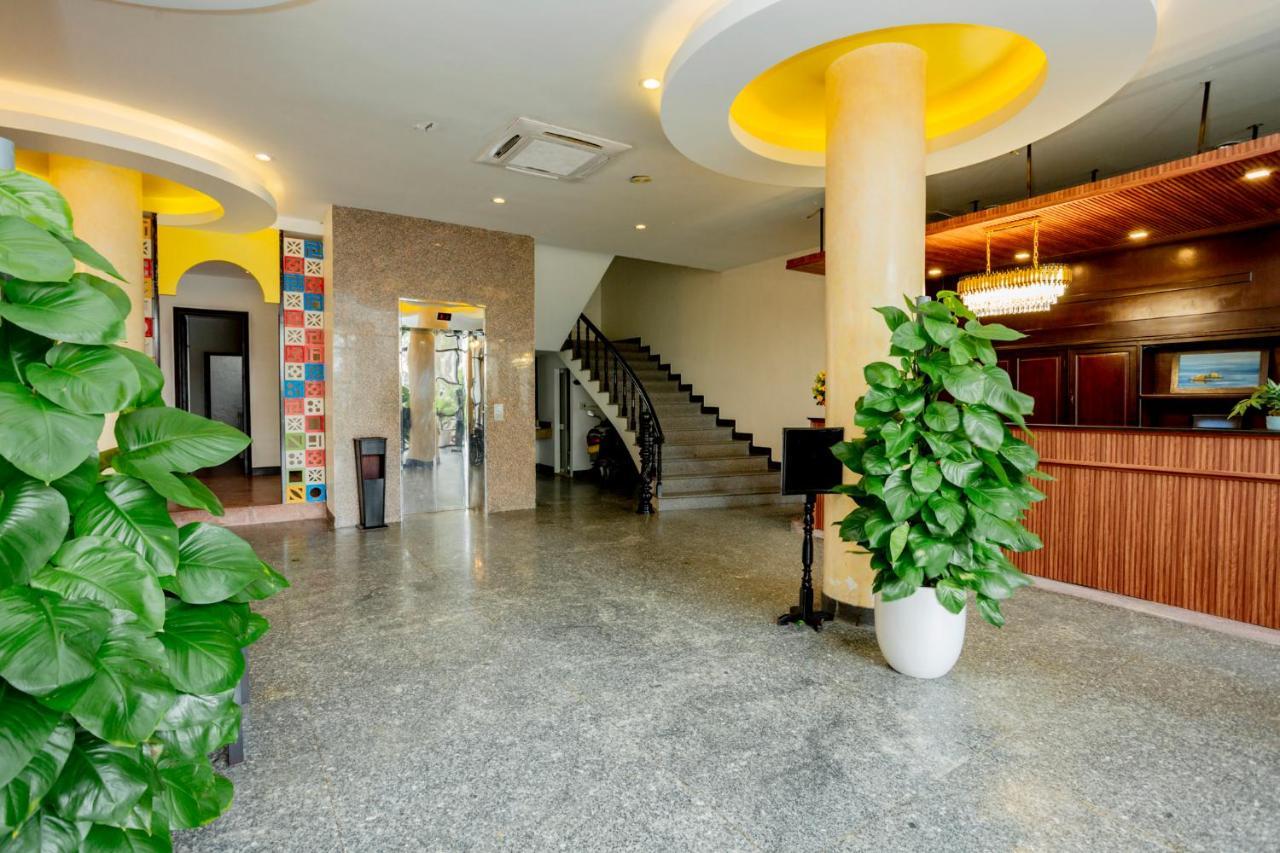 Hotel Sea And 3*