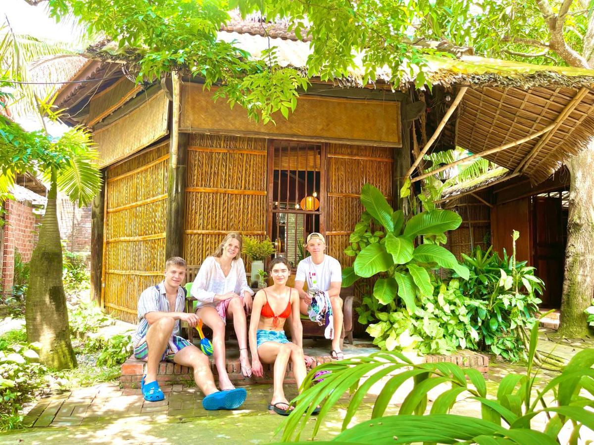 Homestay Under The Coconut Tree *