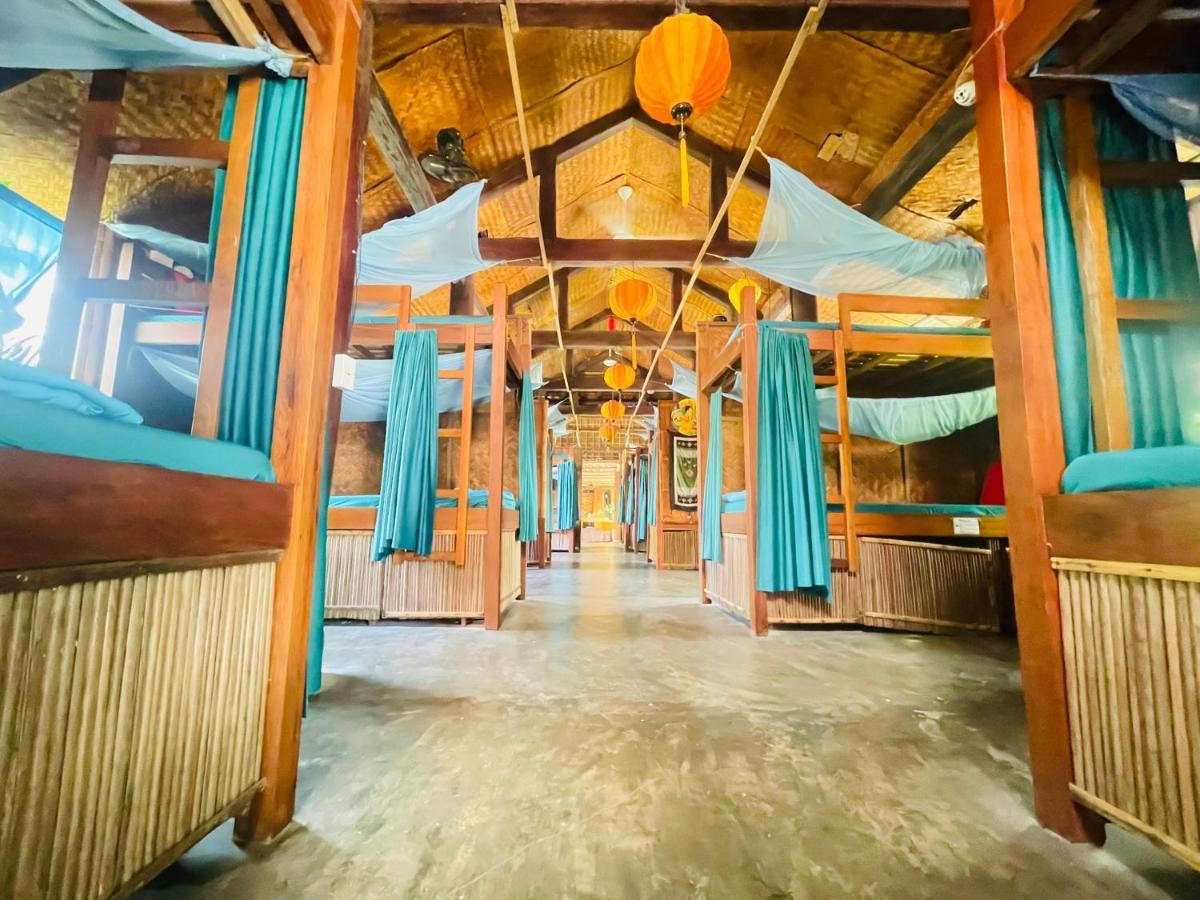 Homestay Under The Coconut Tree