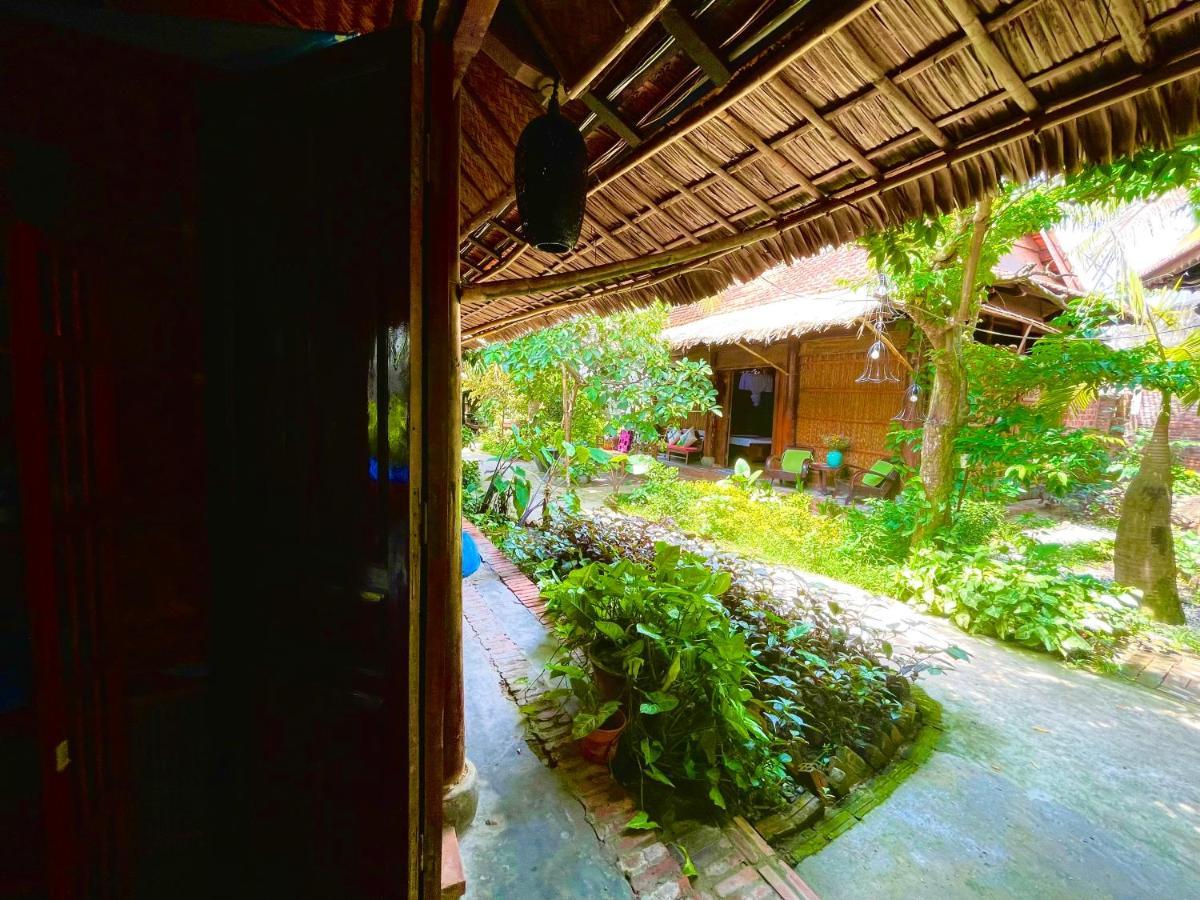 Under The Coconut Tree * Hoi An