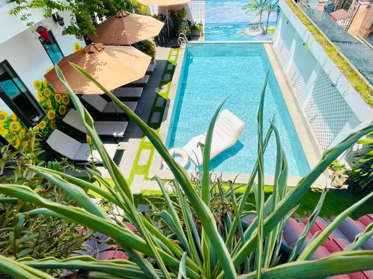 Vinci Hotel *